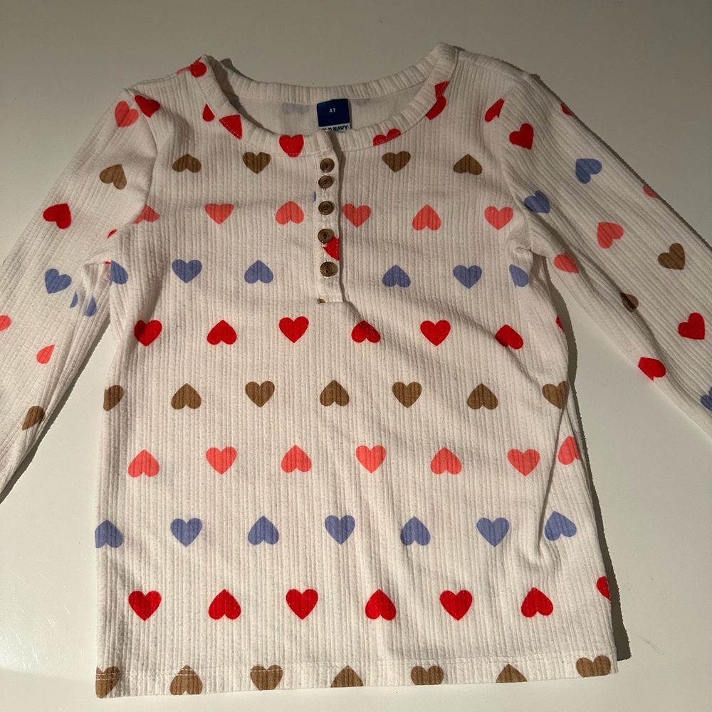 Like new old navy long sleeve heart shirt